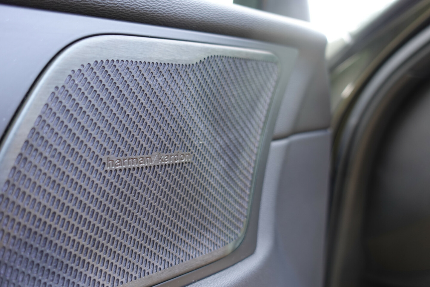 Volvo-XC60-22
